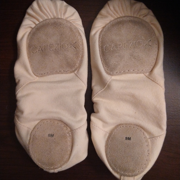 Capezio 2037W Hanami Canvas Adult Ballet Shoe - Picture 4 of 5